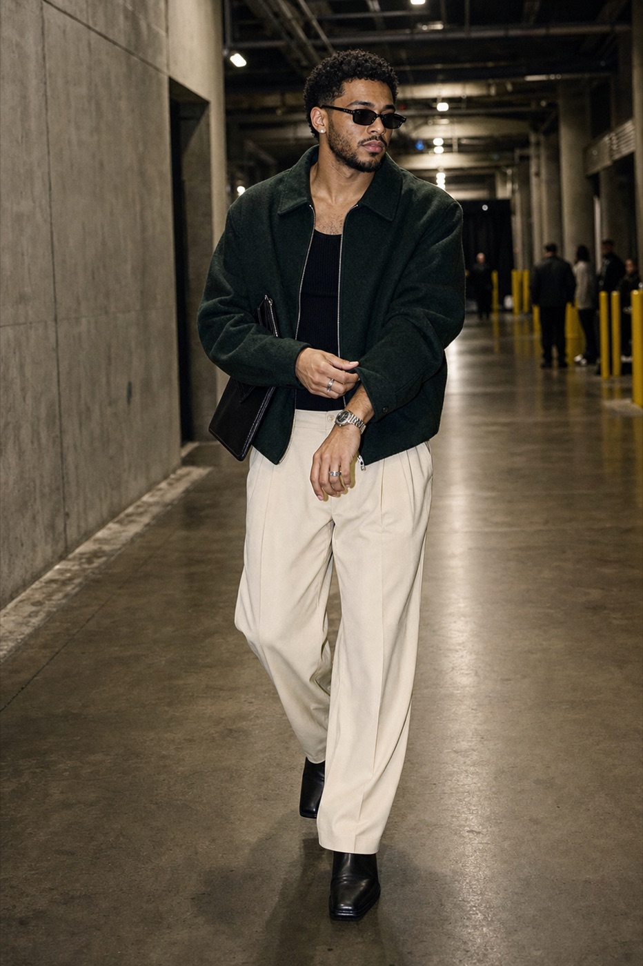 The quiet-luxury tunnel fit